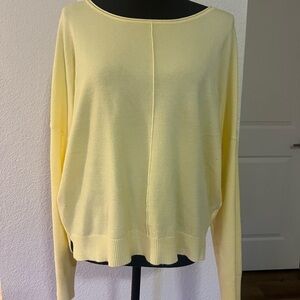 Elegant Soft Yellow Crew Neck Sweater